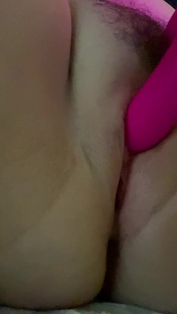 Hotwife0333: knullar min fitta med vibrator