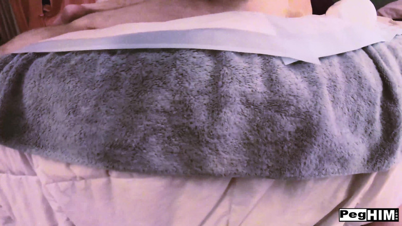 PEGHIM: Siouxsie Q essaye de lui mettre tout ce qu’il en...