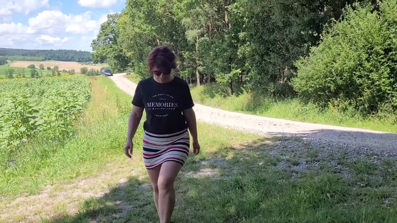 Popp Sylvie: Are You My Blowjob Date?