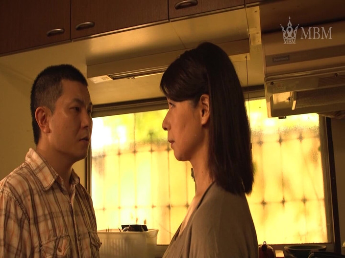 MBM3988: Il figliastro che ha visto la masturbazione della matrigna esplode...