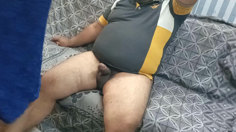 aliabegum: Suster malayali lagi asik pijat kontol besar yang berujung ngocok...