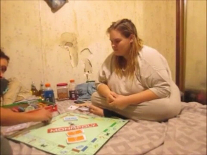 Fat Goddes: Bini Kalah Di Monopoly Dan Menjual Pepeknya Untuk Pinjaman Bank...
