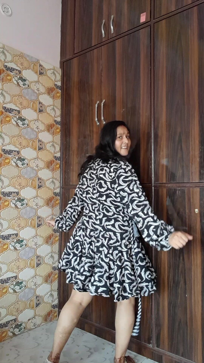 Puja555: Puja Bhabhi Menari