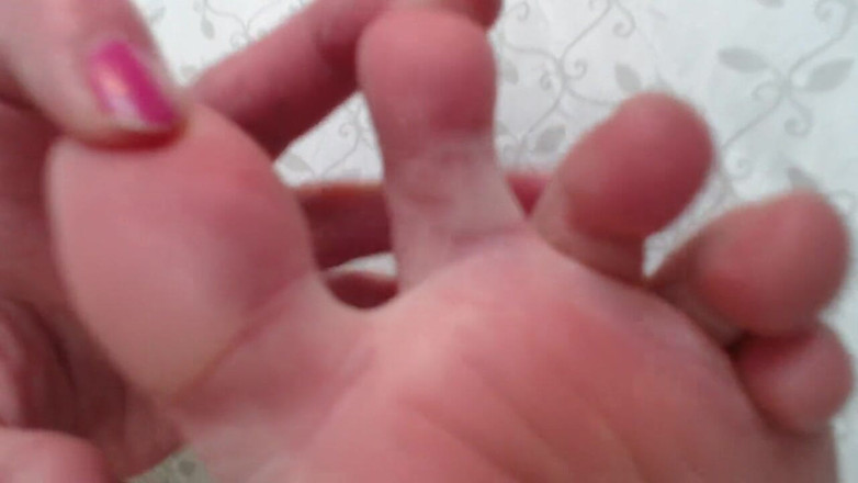 dawnskye1962: 958 풋러더스 파라다이스. 더 가까이 와서 내 발 냄새를 맡도록 초대하는 아름다운 미시 Dawnskye