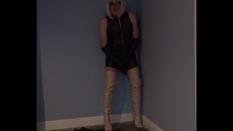 Leather Kirsten: Гра в шкірі