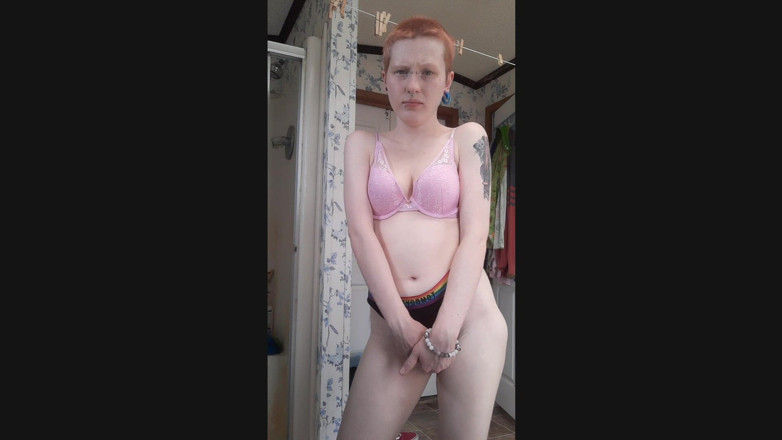 Lori Critter: Lori Critter Teases You with Peeing