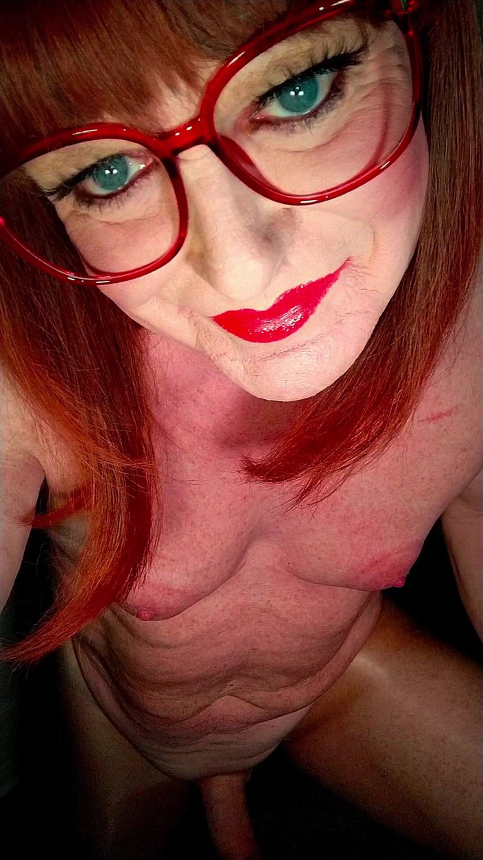 Emma Browne: Travestito in lattice