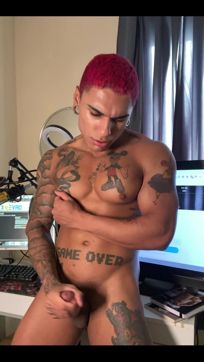 Exxtevao: Jugando con mi polla y semen