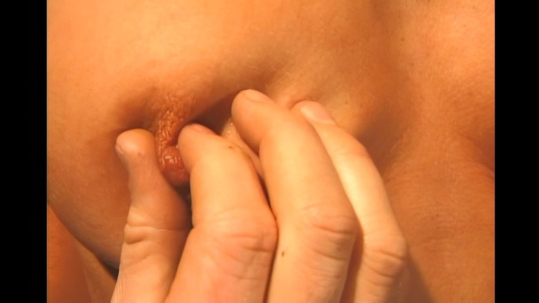 The Lesbians Megastore: Sessione di sgrillettamento profondo per fighe bagnate