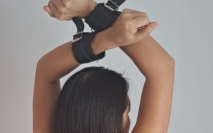 Cherry Thai: Výprask prstění a čůrání