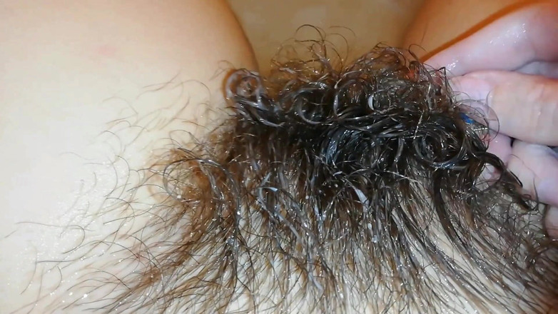 Cuteblonde666: Extreme hairy bush underwater