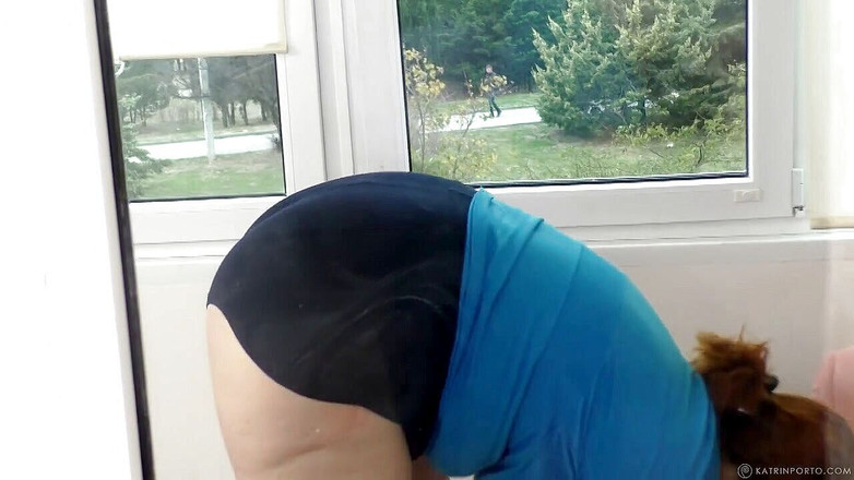 Katrin Porto: Обнаженные упражнения милфы-толстушки