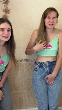 Desperate Girls dalam Seluar Jeans