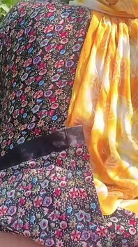 Köylü desi yenge hardal tarlasında domalarak sikiliyor. Dewar ile açık havada seks desi yenge