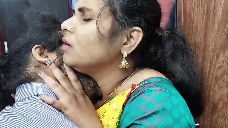 Vaishnavysharunraj: Mallu Hot Girl Half Saree Romance with Lip Lock, Desi...