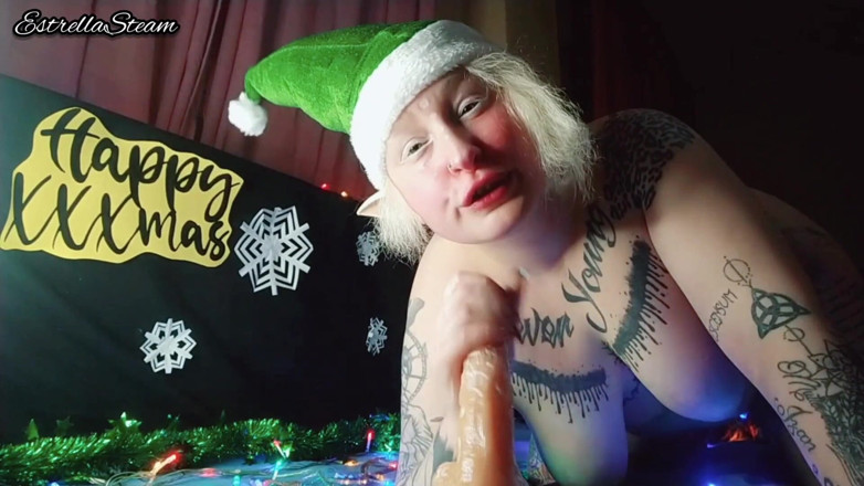 Estrella Steam: Elf jerks off while smoking