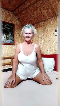 Fantasieën zittend op een zacht bed