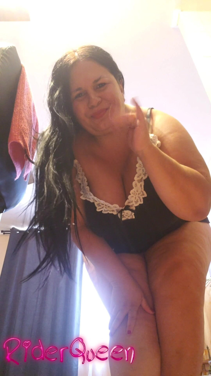 Riderqueen BBW Step Mom Latina Ebony: 縦型キッチン継母