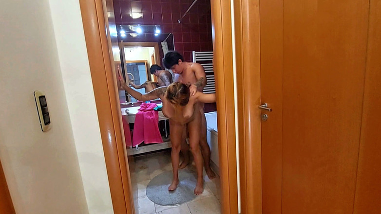 Richie Summer: Amateur-tabu-sex! Stiefsohn fickt stiefmutter, als sie aus der dusche kommt!