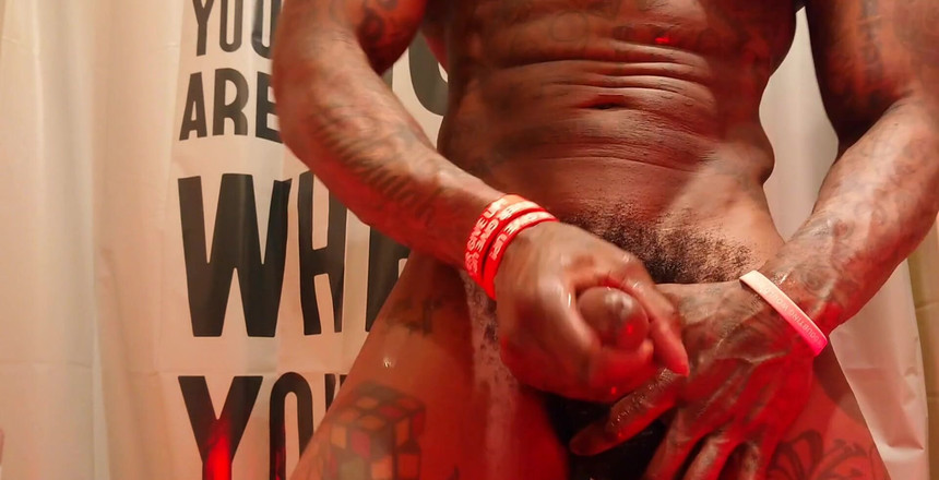 Hallelujah Johnson: Worship Hallelujah Johnson, todos siguen chupando esta polla, los músculos...