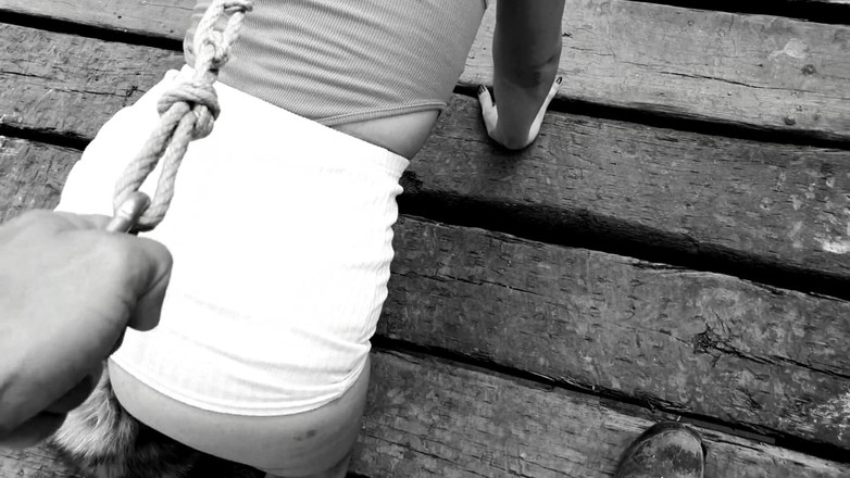 Bdsmlovers91: Prendo la mia gattina a una passeggiata al parco (BDSM pubblico)