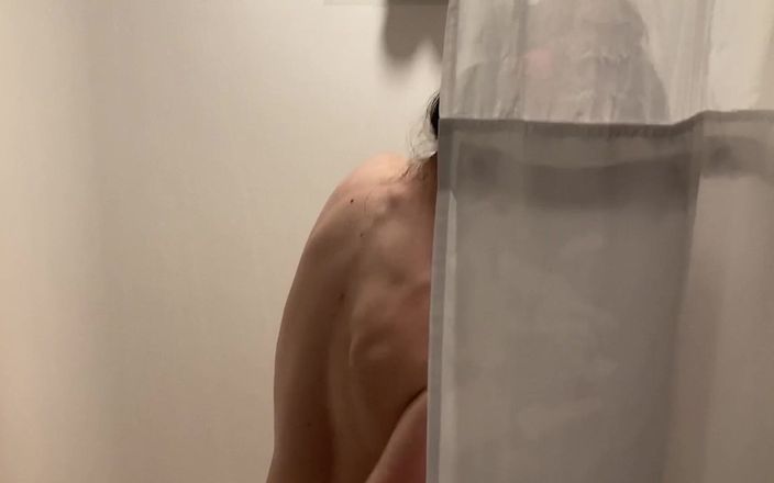 SKVideo: Sexy, Skinny Teen Plays with Her Pussy in the Shower