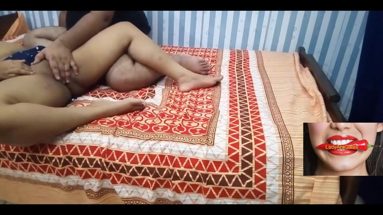 Hotty Jiya Sharmaa: Alla hjärtans dag XXX porrrollspel klart hindi ljud