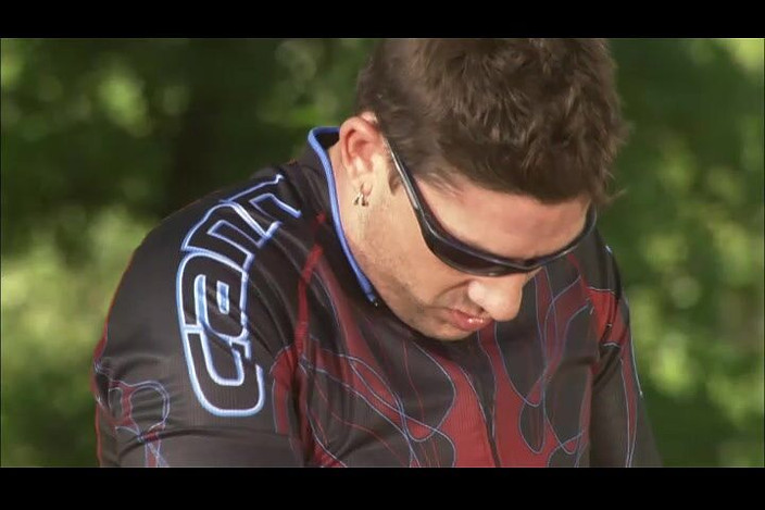 Tight little babes: Asiatische betrügende freundin wird während des fahrrad-events vom besten freund...