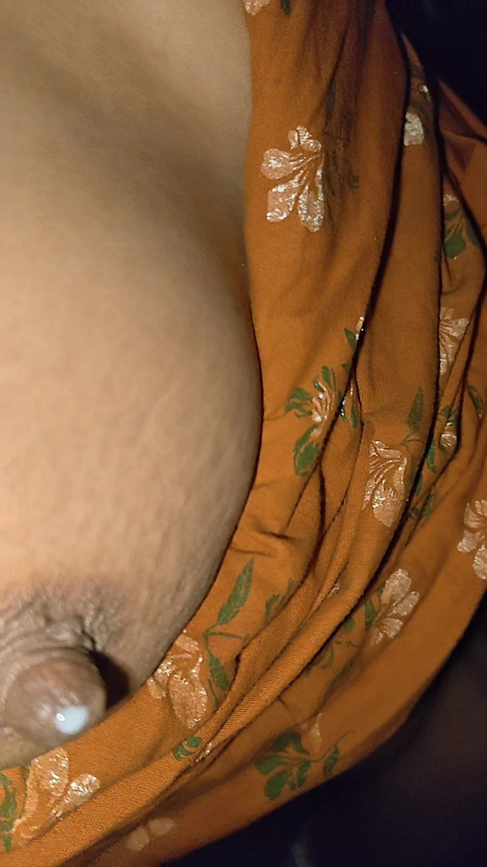 Busty Banuu: seksi sauteli bahan seks ke dauraan bahut maza karna chaahti...