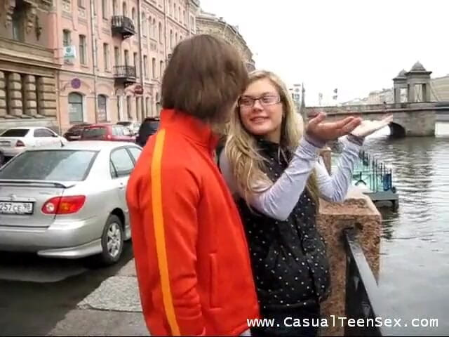 Casual Teen Sex: Splashes of Piss and Cum