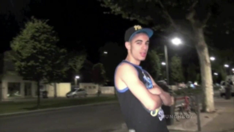 EXHIB BOYS: Amazing risky exhib in the car on the street