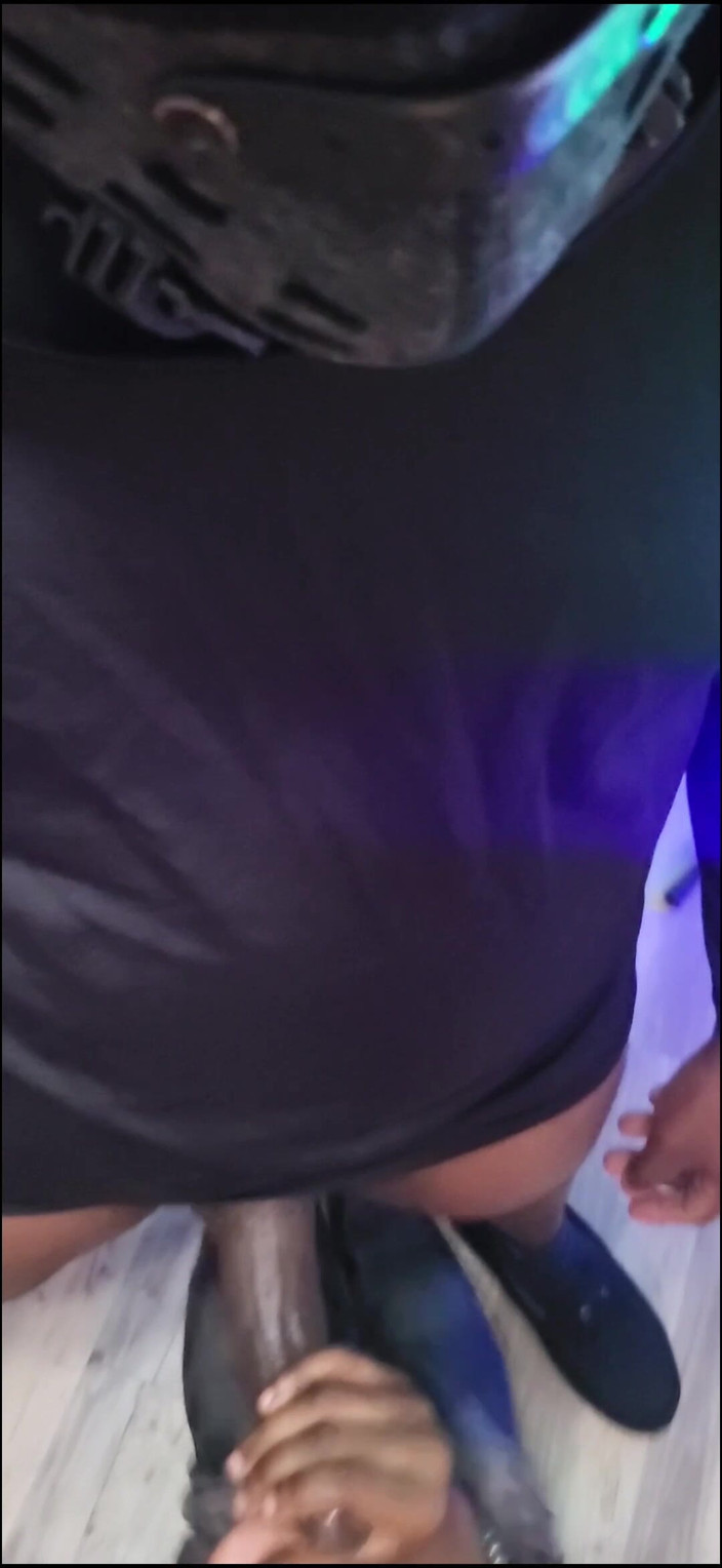 Wondahead21: Cam aerea di travestito puttana bianca che mangia carne e...