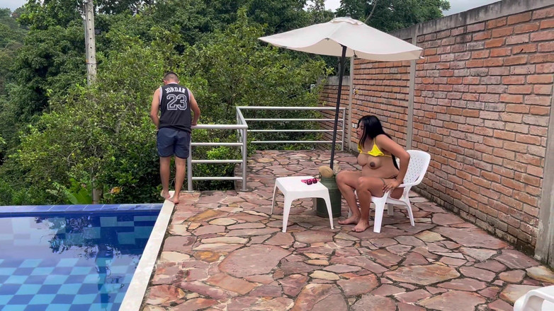 MelaniRincon: Geile zwembadman neukt me als mijn man weg is