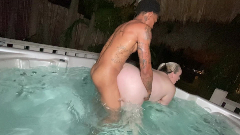Mature Wanker: Kendra the Tattooed MILF Takes Ralph's BBC in Steamy Hot...