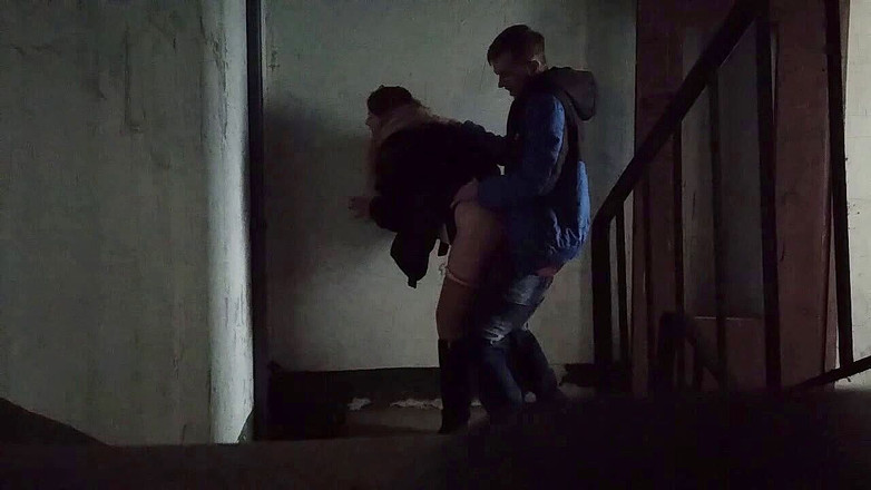 SweetAndFlow: Pieprzyłem dziewczynę przy wejściu