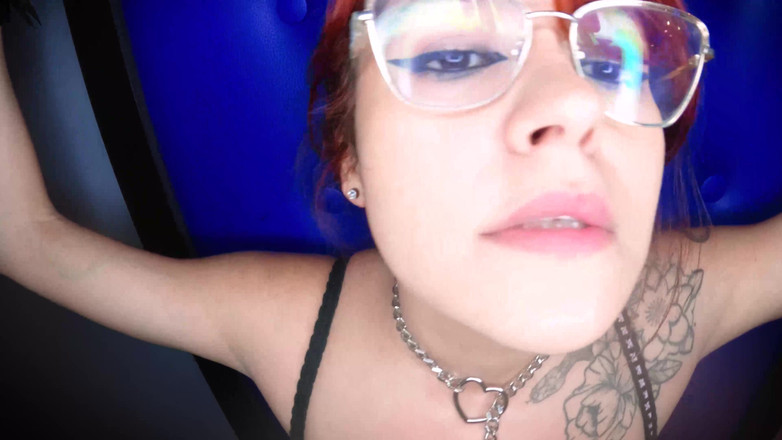 Redxxcutie: 私はあのクソ野郎に支配され、ひどく扱われました