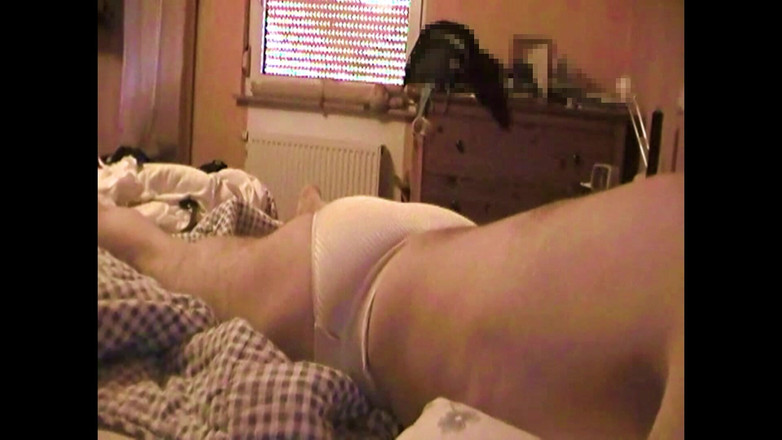 Mark Hannes: 義母からの白いパンティのこぶ