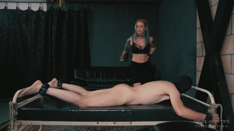 Cruel Anettes fetish world: Жесткое шлепанье от Anette