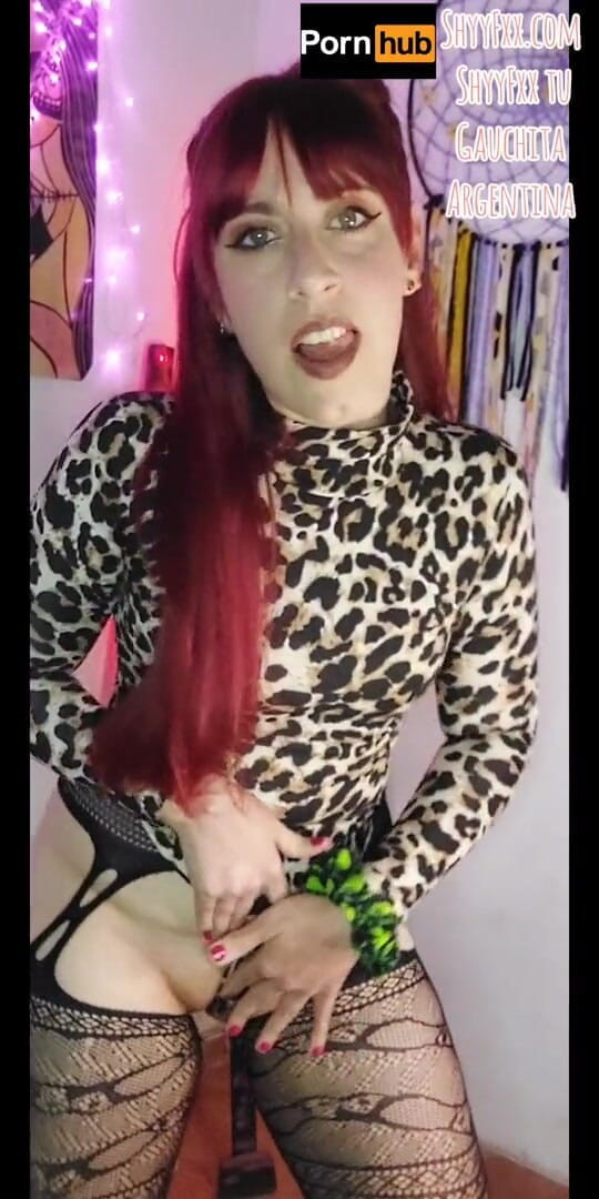 Tu Gauchita Argentina: 完璧なお尻を持つ赤毛のShyyfxxがあなたに守られて踊り話しかけます!
