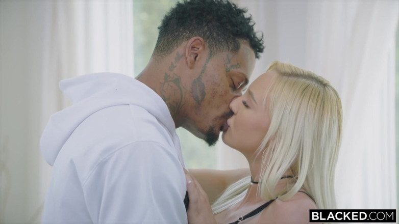 Blacked: Blacked ze kon zelfs niet wachten tot haar verschuiving stopte...