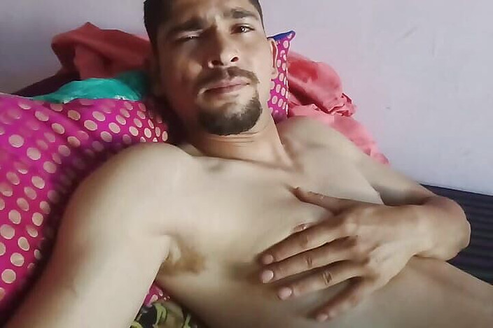 Gangbang straight: Голый индийский паренек 22