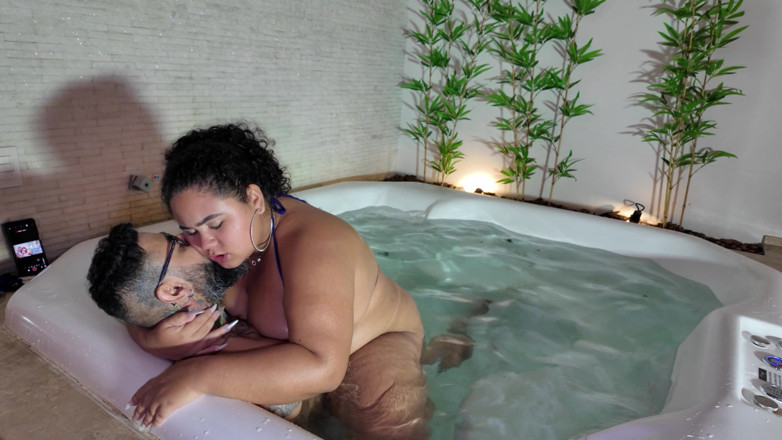Pamela Panda: Sex in the Hydro with the Tattooed Guy