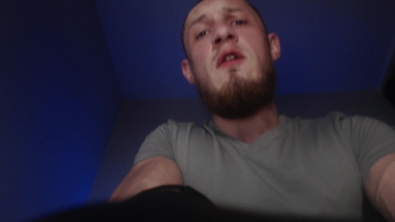 Hunky time: Альфа в кожаных перчатках доминирует