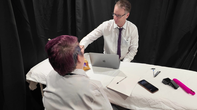 The Izars: Učitelská špinavá děvka: organismus v orgasmus