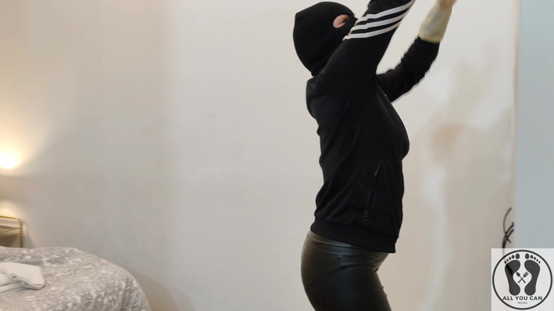 All You Can Fetish: 4K Stranger Ana Spears Breaks Into the House