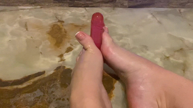 SassyTiff: Foot fetish oil