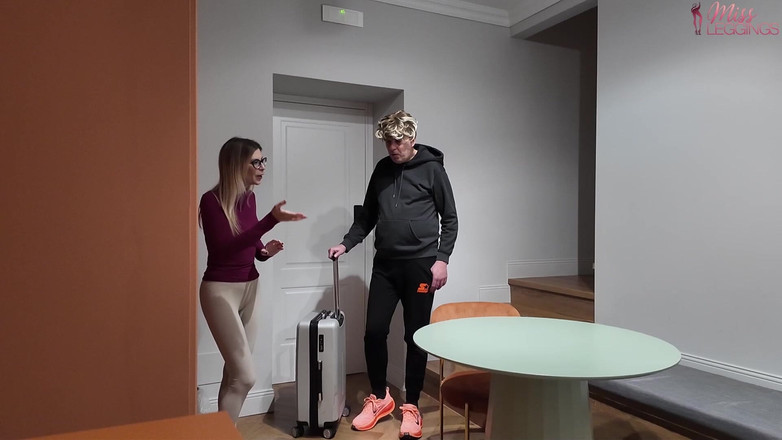 MissLeggings: Inedito: Matrigna Arrabbiata Deve Ospitare L'amico Del Figliastro Ma Cambia...