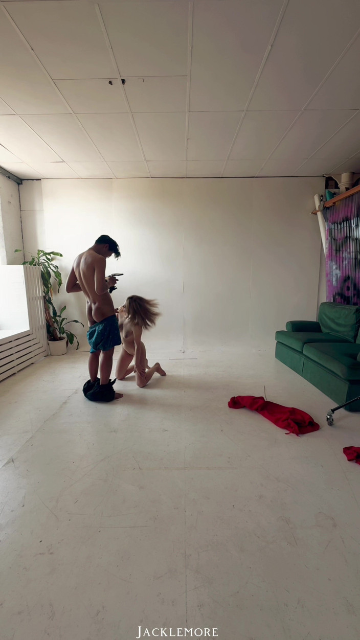 Jacklemore: Фотосесія за лаштунками Dolly Love, смоктати і трахатися в студії