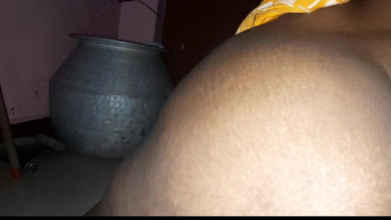 Desisouthcpl: Desi Pojkvän hårdhänt knullar med sin flickväns mor på natten...