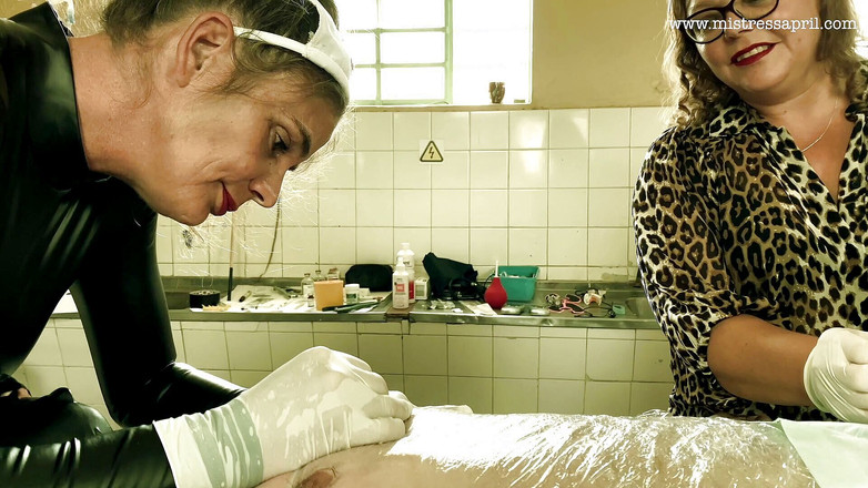 Mistress April: Maîtresse dominatrice April - folie médicale